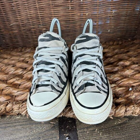 Converse Sz 5 Women's Black White Zebra Striped Mid Top Sneakers - Picture 3 of 8